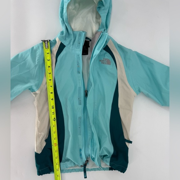 The North Face Girls Double Zip Hyvent Hooded Jacket - Picture 13 of 16